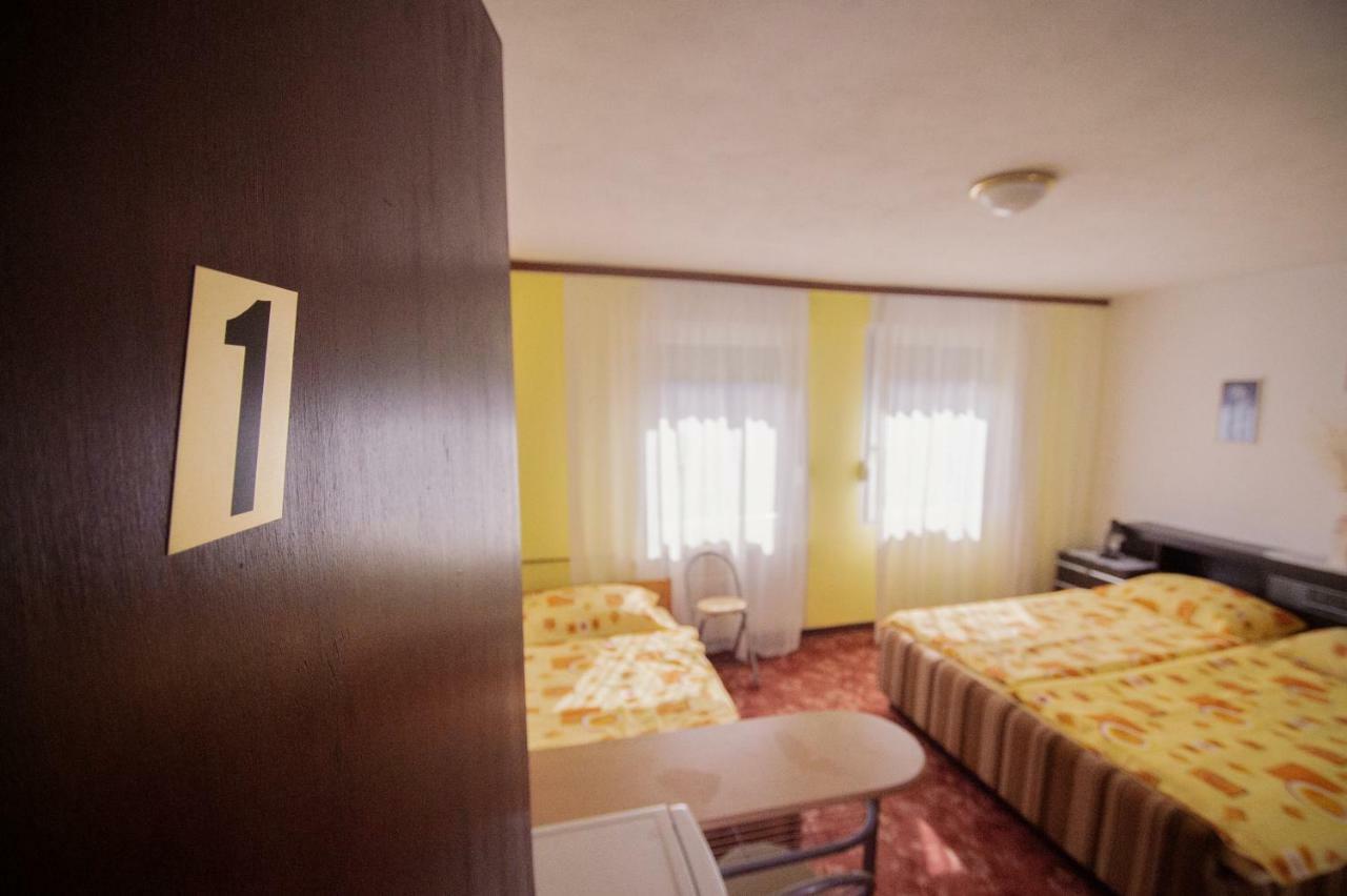 Apartmaji Berginc Кобарід Екстер'єр фото